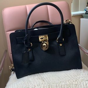 MICHAEL KORS|| HAMILTON SAFIANO BLACK BAG